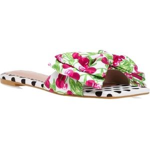 Betsey Johnson Daisyy Sandal